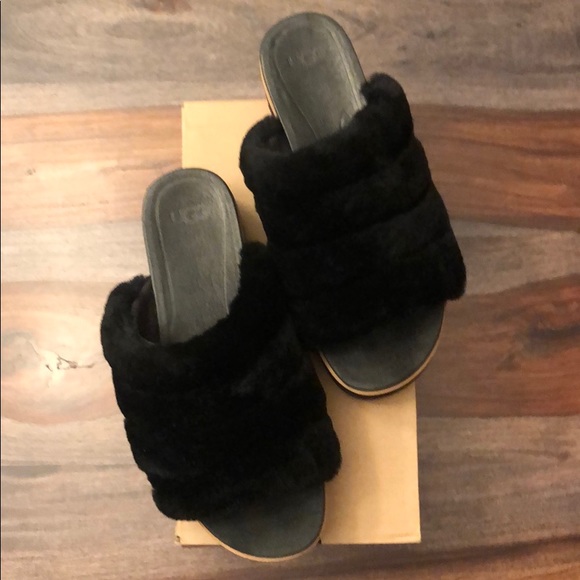 UGG Shoes - 💜 UGG - Fluff Yeah Sandal New Worn Once (8.5)